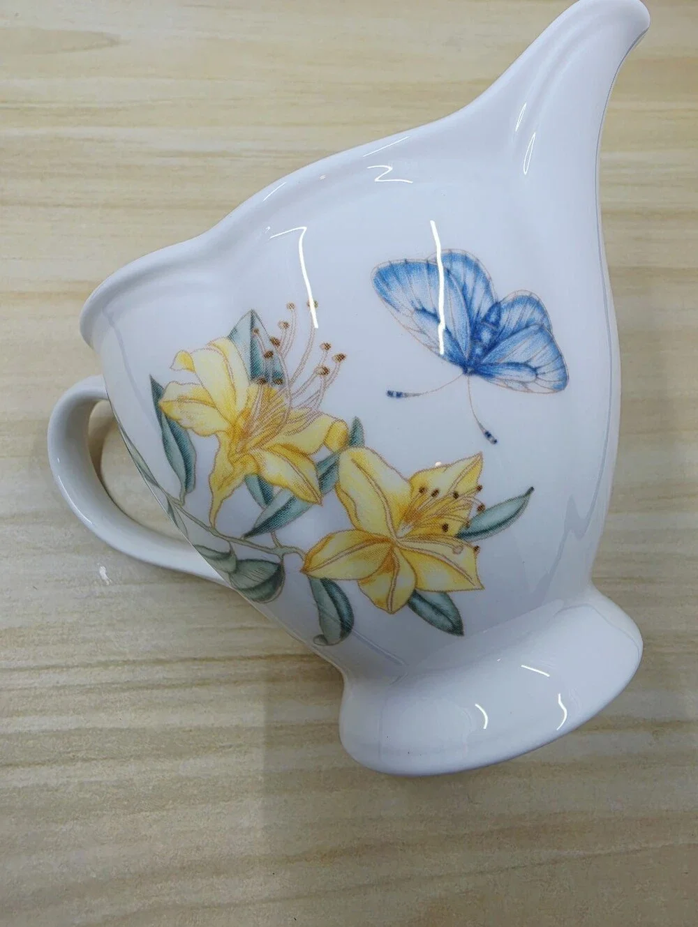 Lenox Butterfly Meadow Lidded Sugar Bowl & Creamer White Porcelain Scalloped